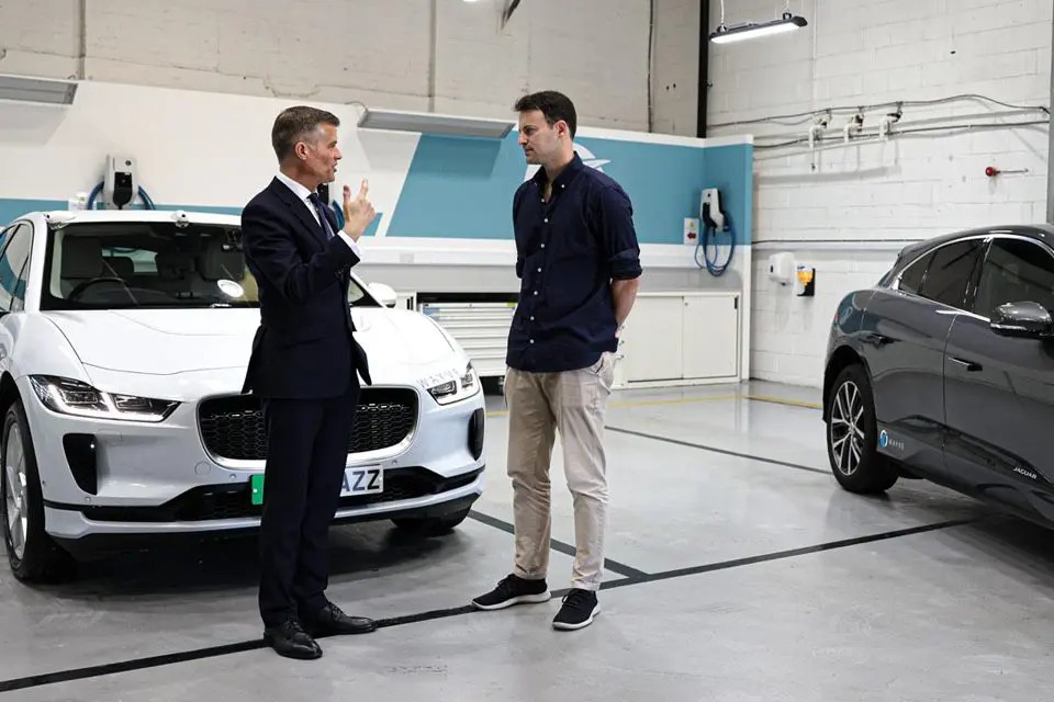 “An automotive revolution:” UK paves the way for self-driving electric cars by 2026 thedriven.io/2024/05/22/an-… #SelfDrivingCars #AI #IoT #5G #AVs #AutonomousVehicles #autonomous #Robot #startup #startups #SmartCity #robotaxi #Travel #tech #technology #mobility #delivery #Transport