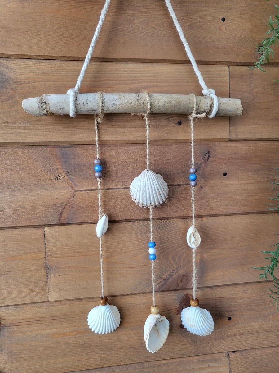 Katrinashells's tweet photo. Natural sea shells make perfect windchimes, especially when they clink gently in the wind!
Handmade wall art/ wind chimes make a unique beachy gift
Soon to be added to my website or pm me now🤞😊
#windchimes #shellart #shelldecor #mhhsbd https://t.co/iXa94QS1vF