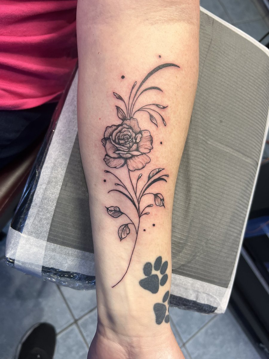 And sometimes we do flowers because they are just so darn pretty! #flowers #tattoolife #artist #halifax #bedford