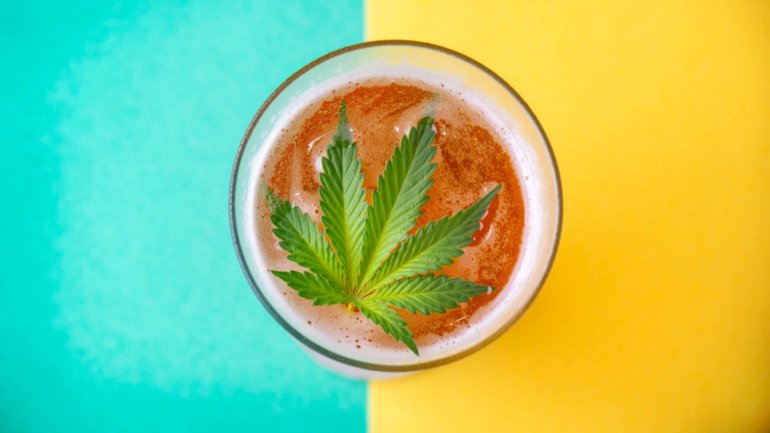 US cannabis use outpaces daily alcohol consumption, study shows. The paper recorded more daily and near-daily (DND) users of cannabis than alcohol in 2022, with 17.7 million cannabis users compared to 14.7 million DND drinkers. Just-drinks.com/news/us-cannab…
