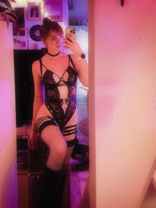 sexy pic for attention: I've been diagnosed with POTS and further research about my health is done soon