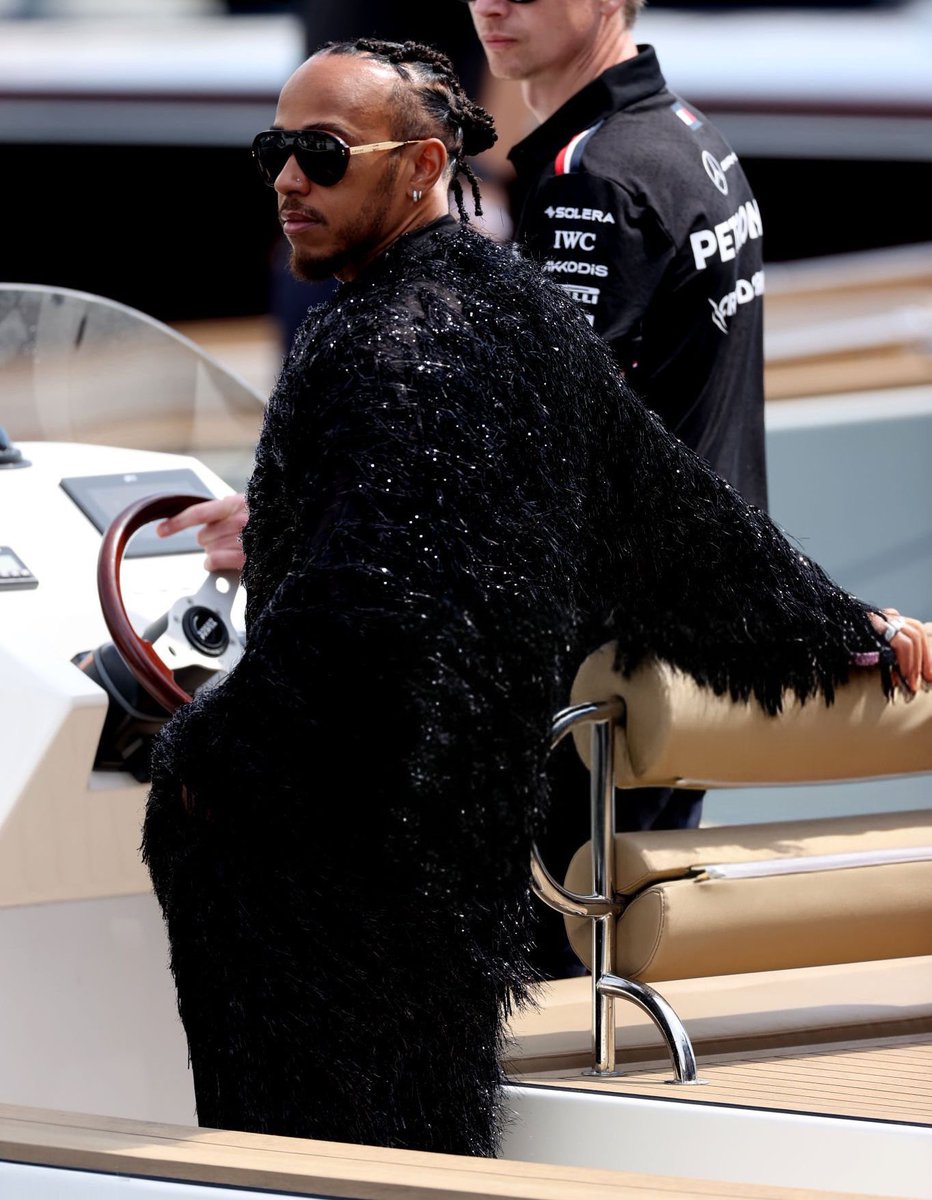fiagirly's tweet photo. Lewis Hamilton arriving at the track in STYLE! #MonacoGP 🇲🇨 https://t.co/v6fRbwf1Fr