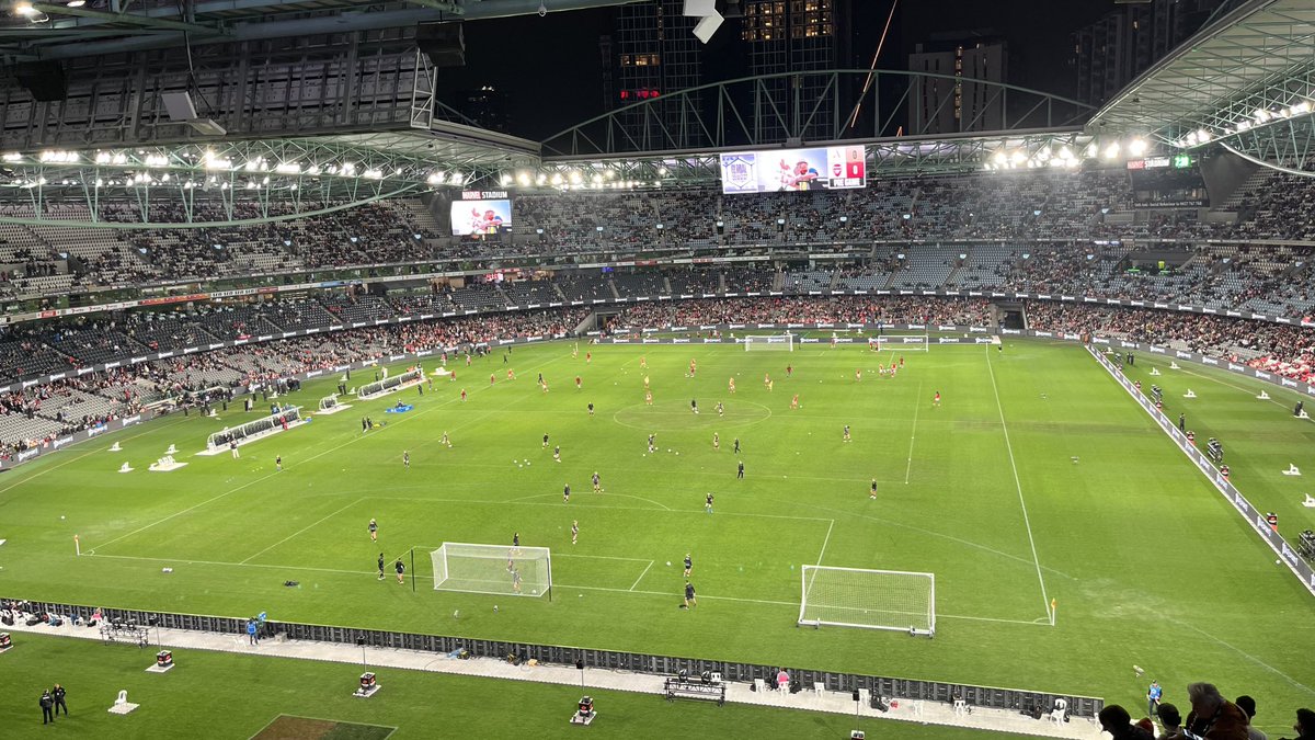 Beautiful night to n Melbourne for some football