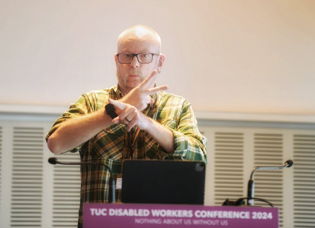 Great to see the @unisontheunion delegate giving his speech in #BritishSignLanguage about reasonable adjustment policies, highlighting the level of exclusion experienced by deaf BSL users at work #TUCDisabledWorkers