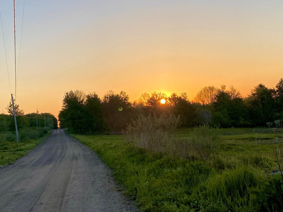 Friday sun #appleton #maine #sunrise ⁦@KatieWGME⁩ ⁦@JeffWGME⁩ ⁦@ChristianWGME⁩ ⁦@JohnnyWGME⁩ ⁦@DanWGME⁩ ⁦@MalWGME⁩ ⁦@LaurenOHealy⁩ ⁦@EmilyWGME⁩ ⁦@RyanWGME⁩ ⁦@StormHour⁩ ⁦@WGME⁩