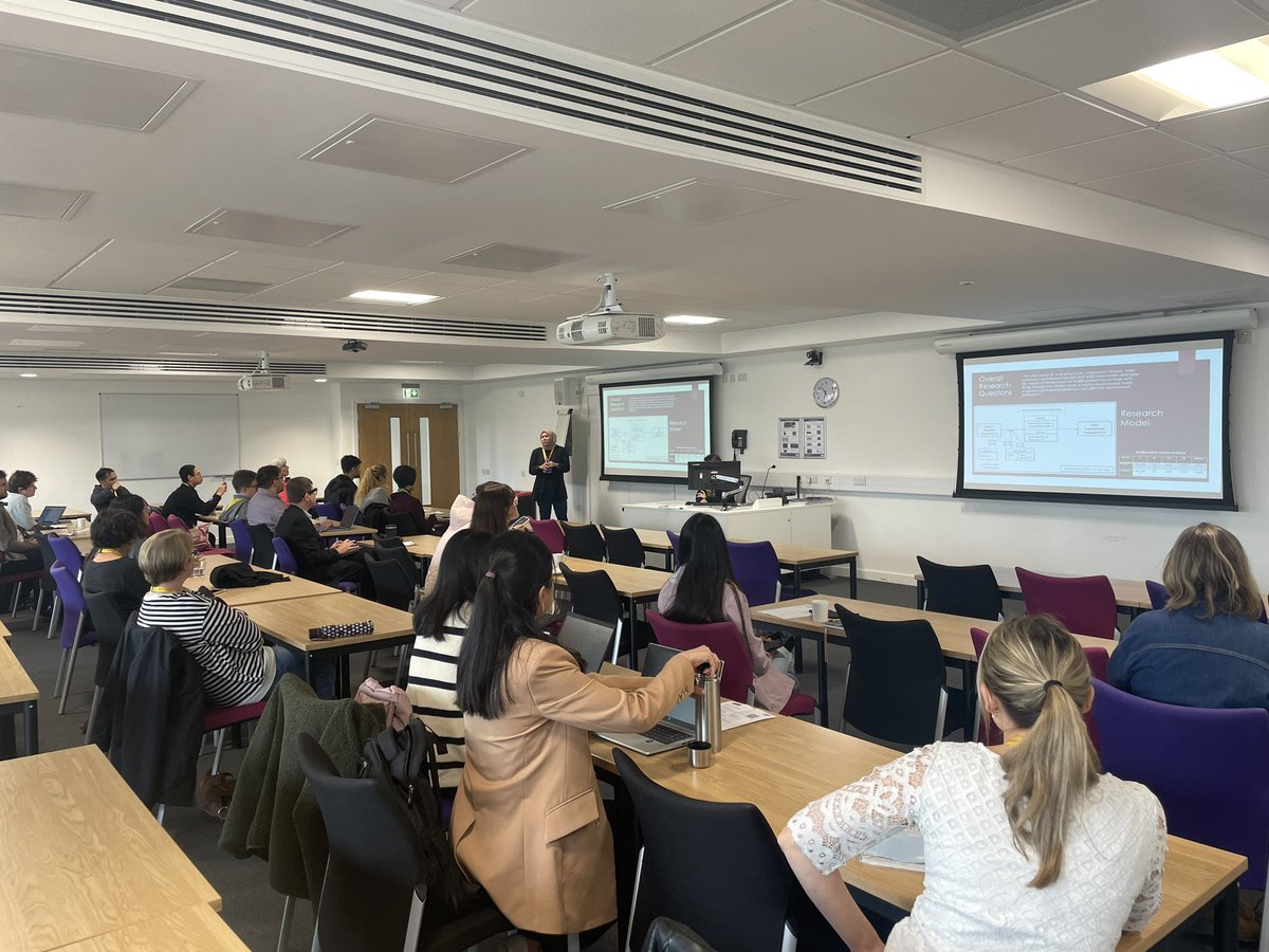methodsMcr's tweet photo. A great start to our #methodsfair2024 lightning talks, with much to hear about on modelling data, secondary sources, and digital methods! https://t.co/r8e0bZyESI