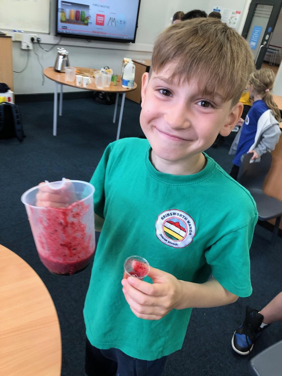 BMJClassof25's tweet photo. 2/2 This half term, Y5 have been taught PE by #RotherhamTitans and this week, they made healthy smoothies for the children to sample! We loved helping to make and tasting these delicious drinks - thanks #RotherhamTitansFoundation https://t.co/7exPVrGLmA