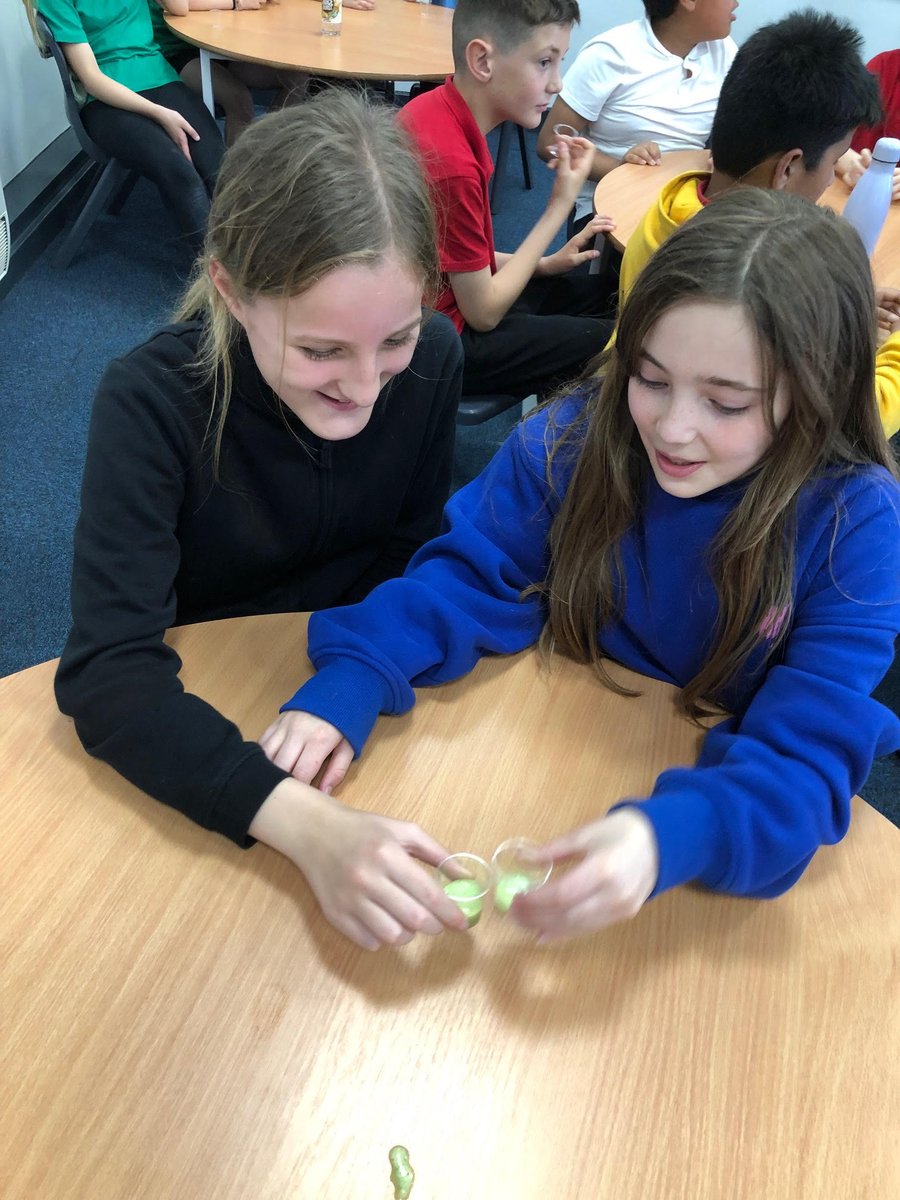 BMJClassof25's tweet photo. 1/2 This half term, Y5 have been taught PE by #RotherhamTitans and this week, they made healthy smoothies for the children to sample! We loved helping to make and tasting these delicious drinks - thanks #RotherhamTitansFoundation https://t.co/kcJn6ZIt1t