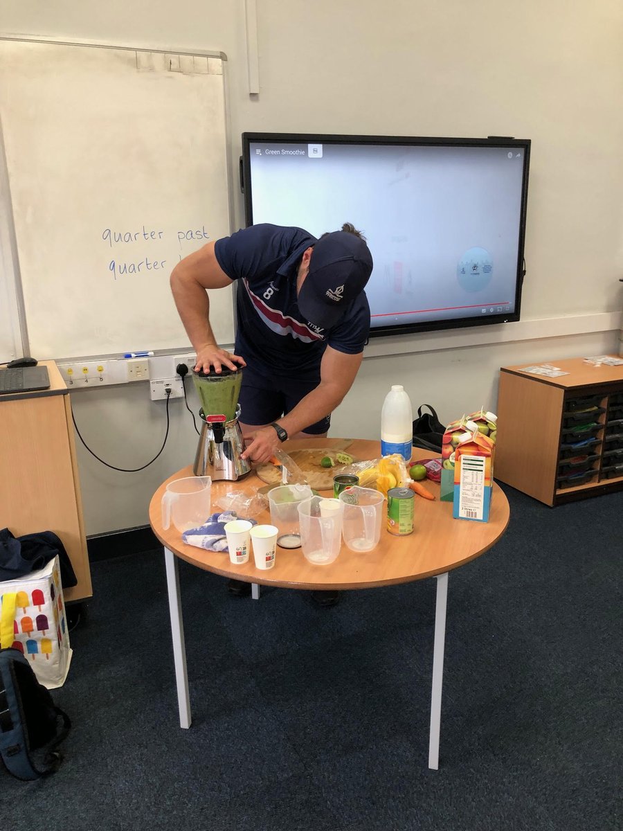 BMJClassof25's tweet photo. 1/2 This half term, Y5 have been taught PE by #RotherhamTitans and this week, they made healthy smoothies for the children to sample! We loved helping to make and tasting these delicious drinks - thanks #RotherhamTitansFoundation https://t.co/kcJn6ZIt1t