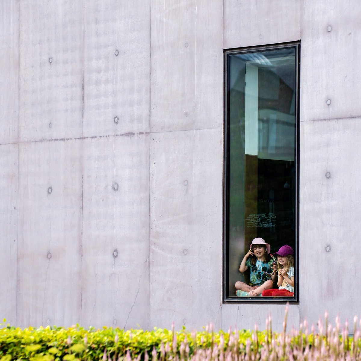 Enjoy a day out at The Hepworth Wakefield this May half-term and get creative as a family while you explore the galleries and garden. Find out more and plan your visit at hepworthwakefield.org/whats-on/mayha… Photo: JMA Photography