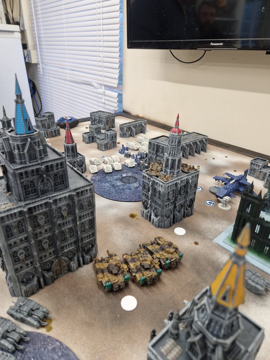 Brought the solar auxilla out for a game of #legionsimperialis last night with all the super heavy tanks. Good fun game but definately need to get some more infantry painted.