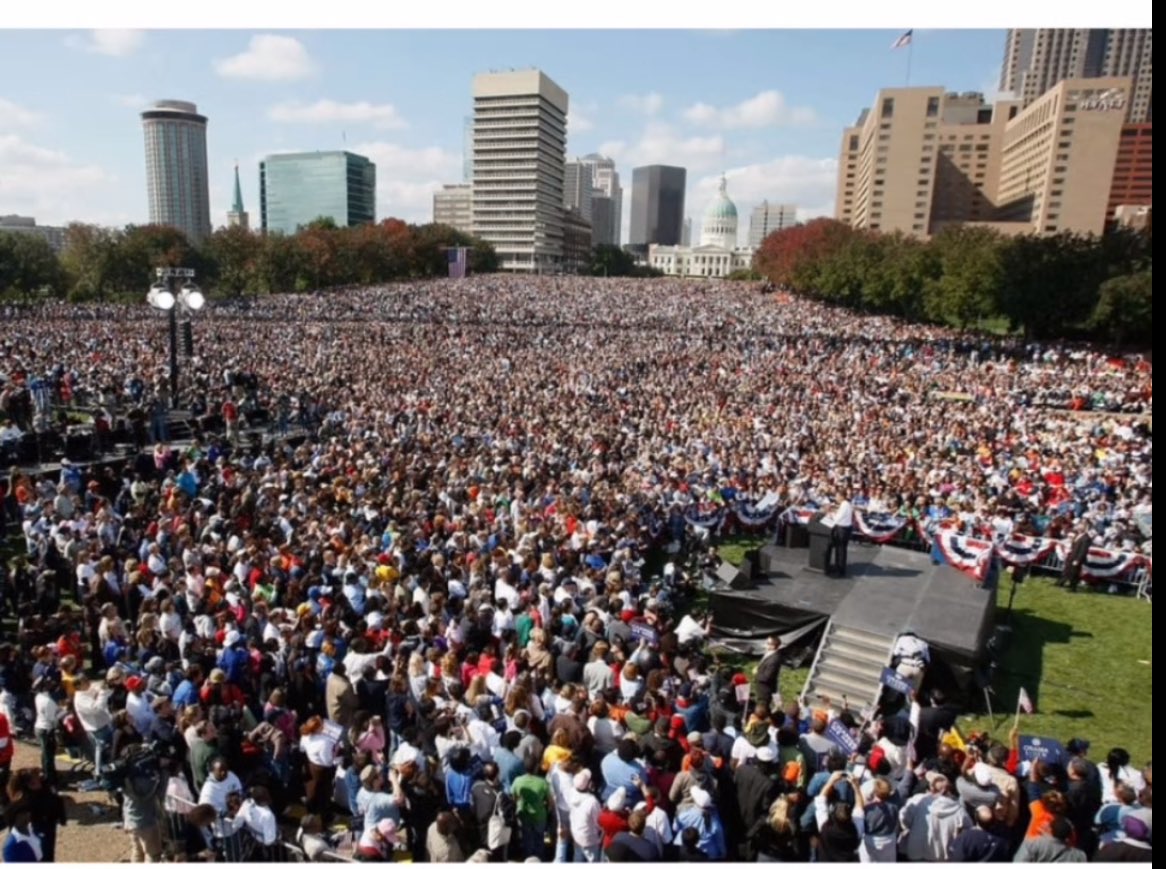 MAGA Is at it again. They are sending this picture around claiming to be the bronx yesterday. IT WAS OBAMA IN ST LOUIS 2008. IDIOTS ALL OF THEM.