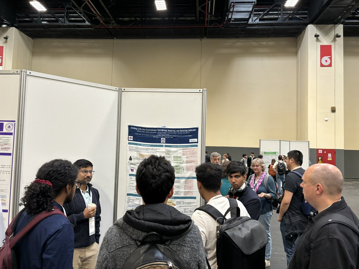 somakaditya's tweet photo. A sizable crowd near our Jailbreak work @LrecColing with @monojitchou Abhinav Rao! #NLproc https://t.co/sXAuWshRkK