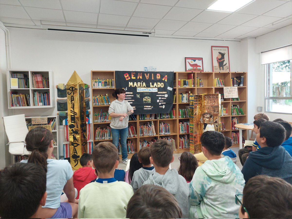 CEIPLAREDO's tweet photo. Hoxe tivemos a visita de María Lado, unha das autoras de Caramomia, o libro que limos mo segundo ciclo . Foi moi interesante! #cuartolaredo #terceirolaredo #bibliolaredo #dinamizaciónlaredo #marialado https://t.co/MFq0k2Y2kY