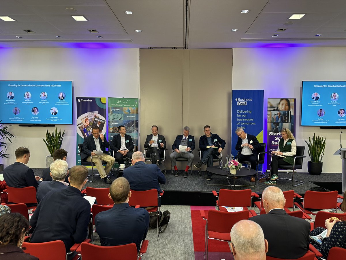 The second panel for today’s Decarbonisation Seminar in Bristol focuses on Financing the Decarbonisation Transition in the South West with @HLInvest, @CPCatapult, @NatWestGroup , @triodosuk & @LloydsBank. Emma Wall highlights the importance of ESG.