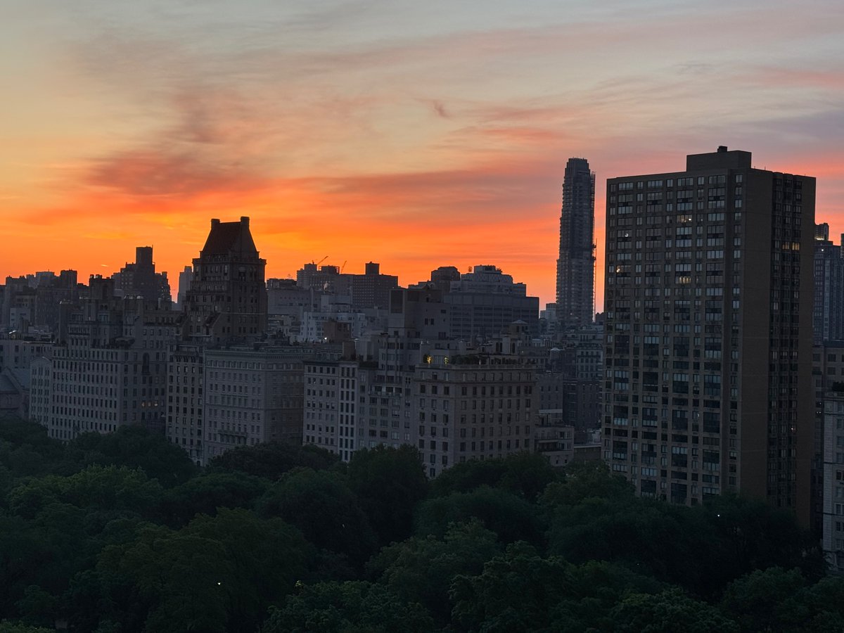 Keith Olbermann tweet media