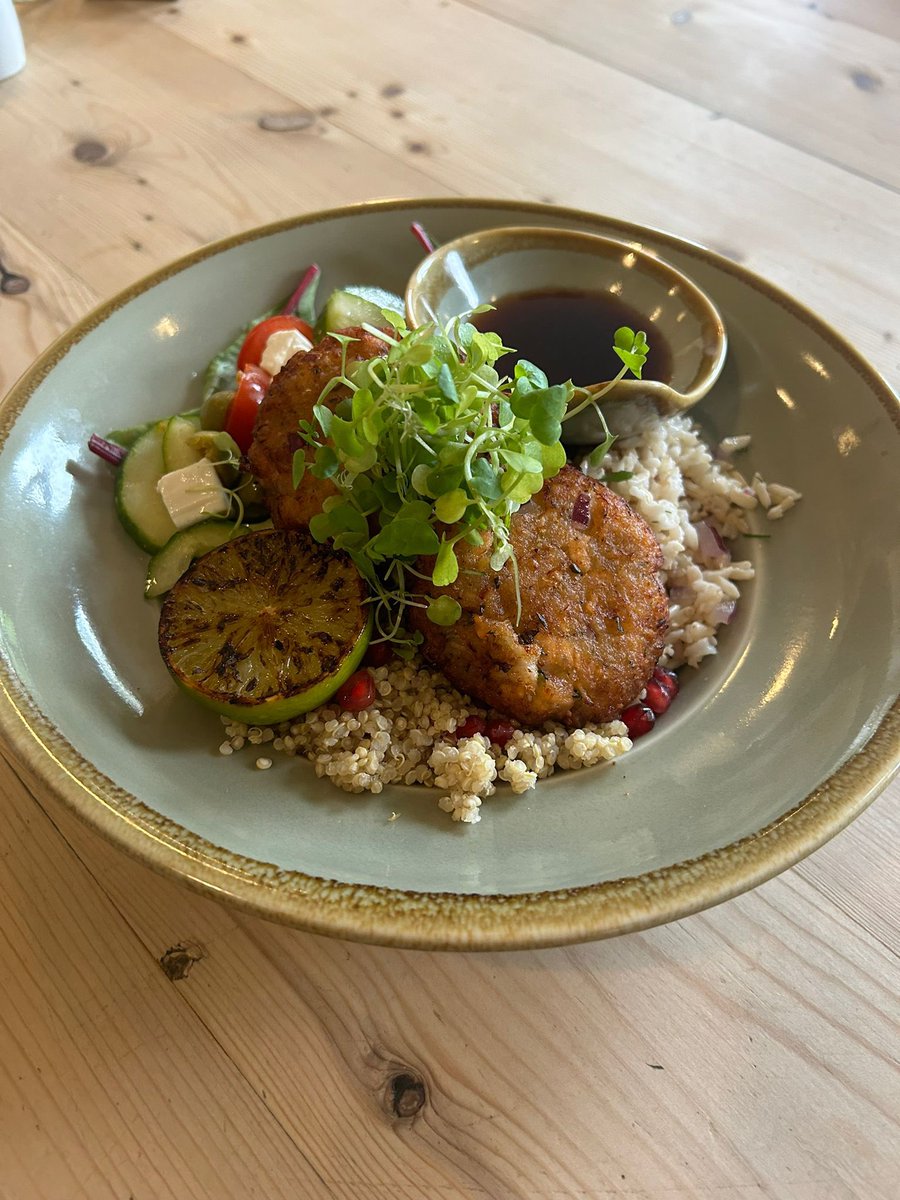 You can hang around a bit longer 🙌🏼
Every Friday &amp; Saturday we’ll be open late 🍻🍕🍴
Book online or just roll up 🚲
#peakdistrictpub #outdoordining #sheffieldeats #monsaltrail #bakewell #Derbyshire