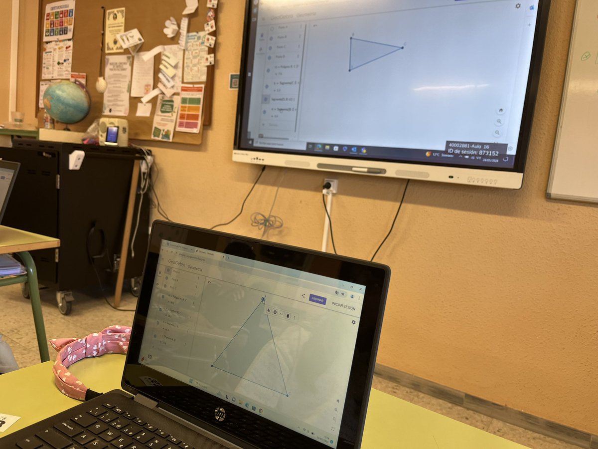 En 5°B estamos trabajando las figuras planas. La herramienta <a href="/geogebra/">GeoGebra</a> nos ayuda a comprenderlas. 

Trabajamos con nuestros ordenadores los polígonos, ángulos, medidas de lados… de una forma divertida y muy visual.

<a href="/CFIE_Segovia/">CFIE de Segovia</a> <a href="/CDE_Segovia/">@CDE_Segovia</a> <a href="/crfptic/">CRFPTIC</a> 
#TiCyL <a href="/alyugueros/">Álvaro Yugueros</a>