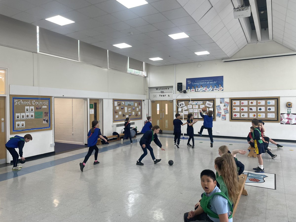 We’ve had a fantastic few weeks learning the skills and rules of Quidditch! We finished today with a tournament @WestLancsSP #Quidditch @StAnnesOrmskirk