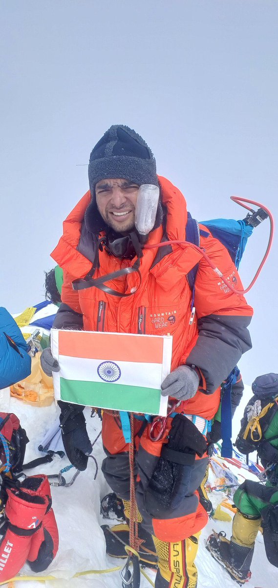 Many Congratulations to Ms Kaamya Karthikeyan on scripting history at just 16 years 🙌🏻💯🔥 She has become the youngest Indian and the second youngest girl in the world to conquer Mt. Everest from the Nepal side, reaching an impressive altitude of 8,849 meters. Joined by her