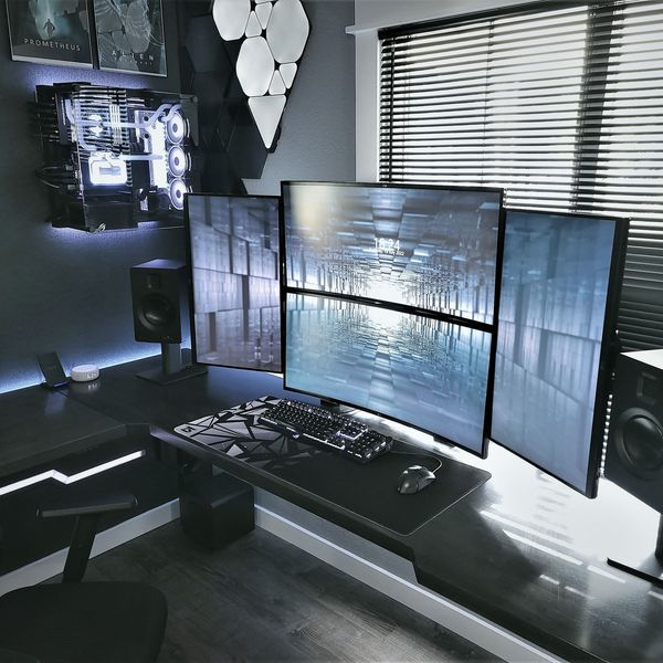 ThermaltakeInc's tweet photo. Rate this setup from 1-10.
📷 Mike Kanouff
#CoreP3 https://t.co/nJyinOgWiX