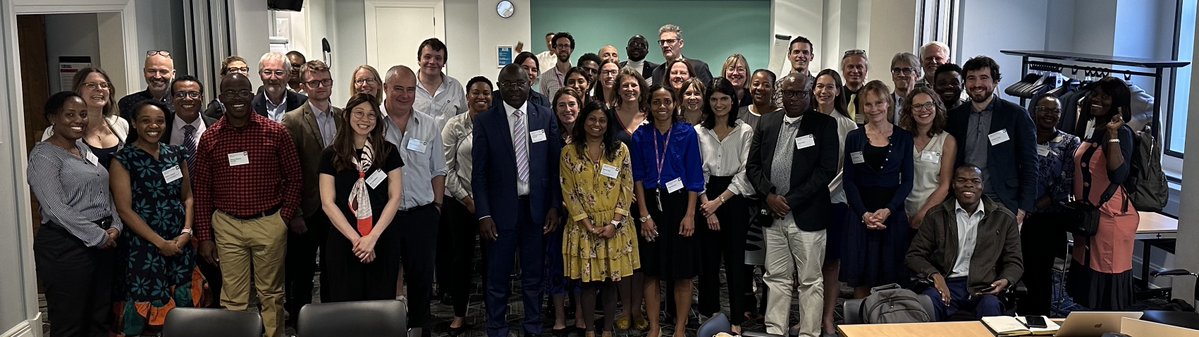 It was so great hosting a workshop on schistosomiasis research, gaps and priorities at @wellcometrust this week. Thank you to all of the participants for the valuable insights and discussions, and look forward continuing to work towards #makingschistory together 🐌