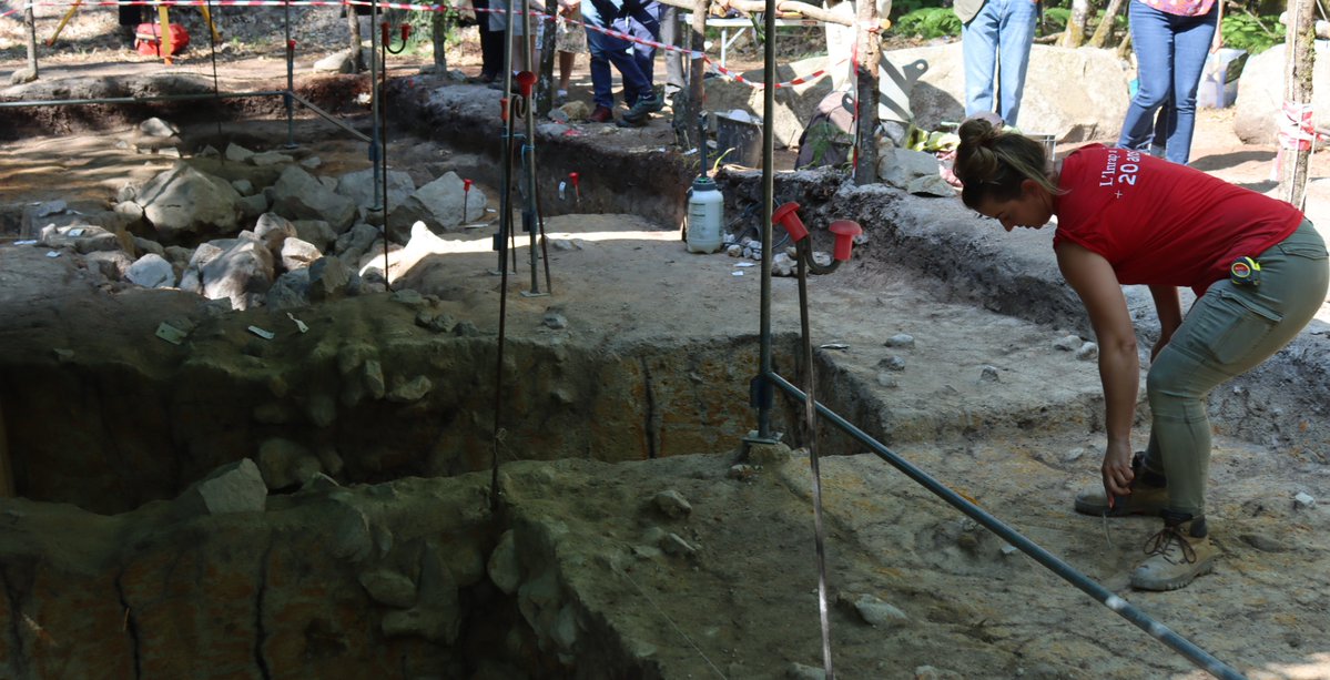 [🏺#JEArchéo] Conférence présentée par Rosalie Jallot, archéologue de l'@Inrap , sur les résultats de fouilles autour du menhir du Pinsaud à Bussière-Galant, en @hautevienne_dep .
📅Samedi 15 juin à 20h
📍Mairie de Bussière-Galant
👉Pour en savoir plus :
journees-archeologie.fr/c-2024/fiche-i…