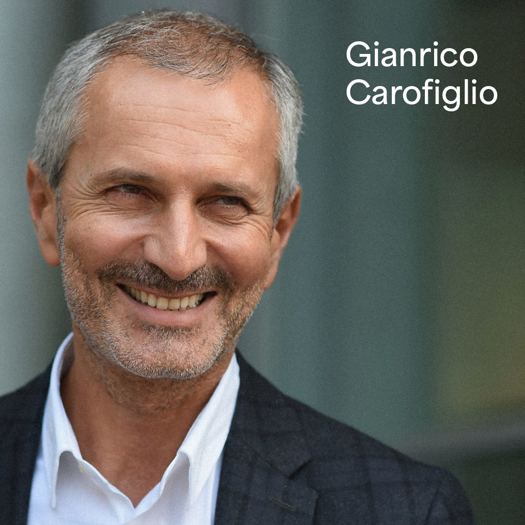 Gianrico Carofiglio, che ha partecipato alla scorsa edizione di #CLF, ha pubblicato da qualche mese "L'orizzonte della notte", il settimo romanzo che vede il ritorno dell'avvocato Guido Guerrieri. Il libro è una scoperta alla ricerca della felicità, pubblicato da Einaudi editore.