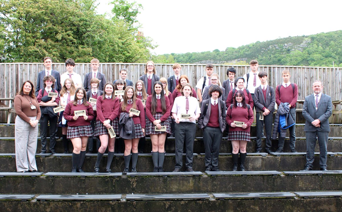 Headteacher's Gold Praise for Y11 pupils having outstanding behaviour.. 👏