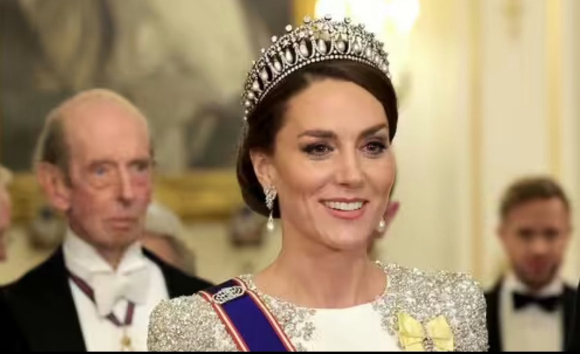 Video 3: UK Royals All Over The World youtu.be/-JF-dB27ODY?si… via @YouTube