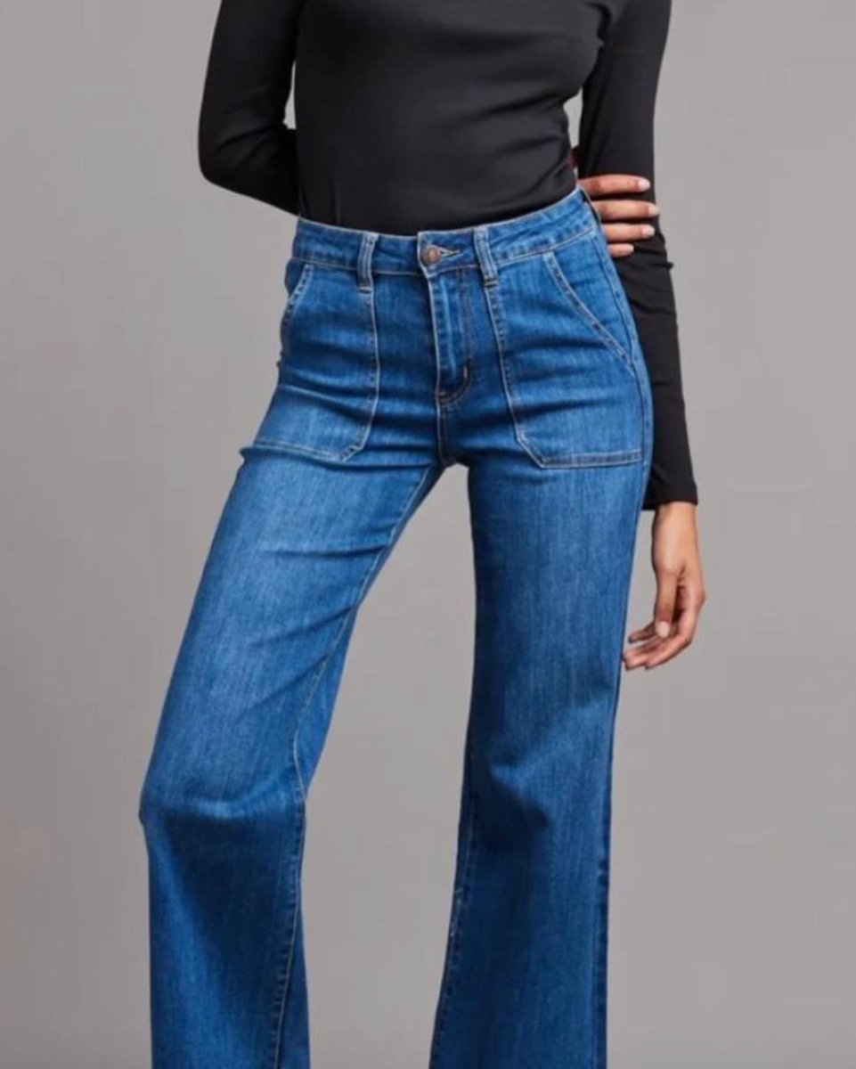 A new delivery of toxik wide leg jeans is expected next week and I have a choice of washes. This is very rare! I cannot quite decide but I’m thinking dark. Please vote yes is you agree, no if you don’t - Thank you 😊