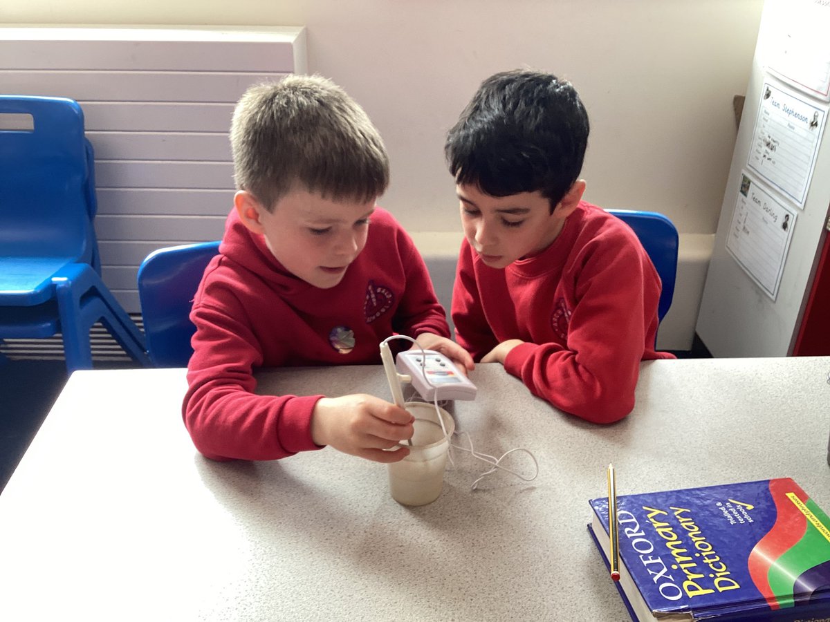 ArchibaldFirst's tweet photo. In Year 2 we have been learning about temperature and how to read a thermometer. #AFSmaths https://t.co/EIax8WRbt7