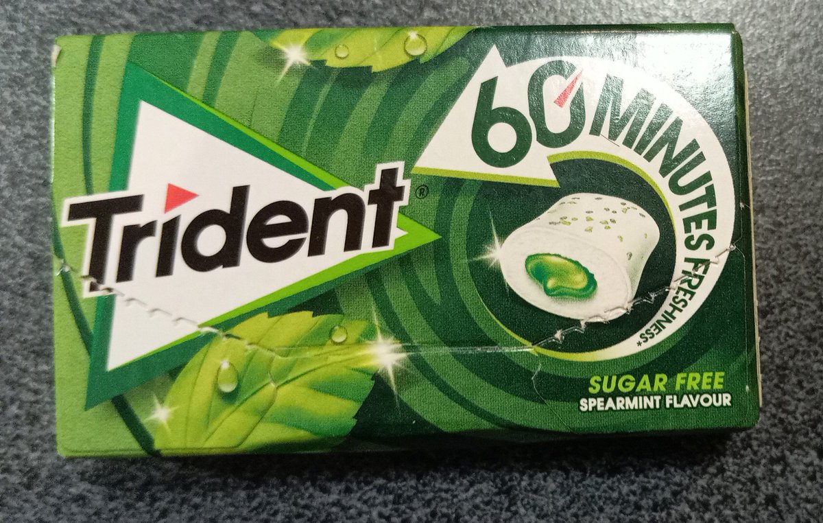 k_ne13's tweet photo. Tengo una teoría sobre los chicles de nicotina:
Y es que calman la ansiedad por masticarlos y no por la nicotina.
Yo no estoy dejando de fumar porque no quiero ahora mismo, pero desde que me he aficionado a estos  Trident tengo muchas menos ganas de 🚬 https://t.co/X7XFZXIrDL