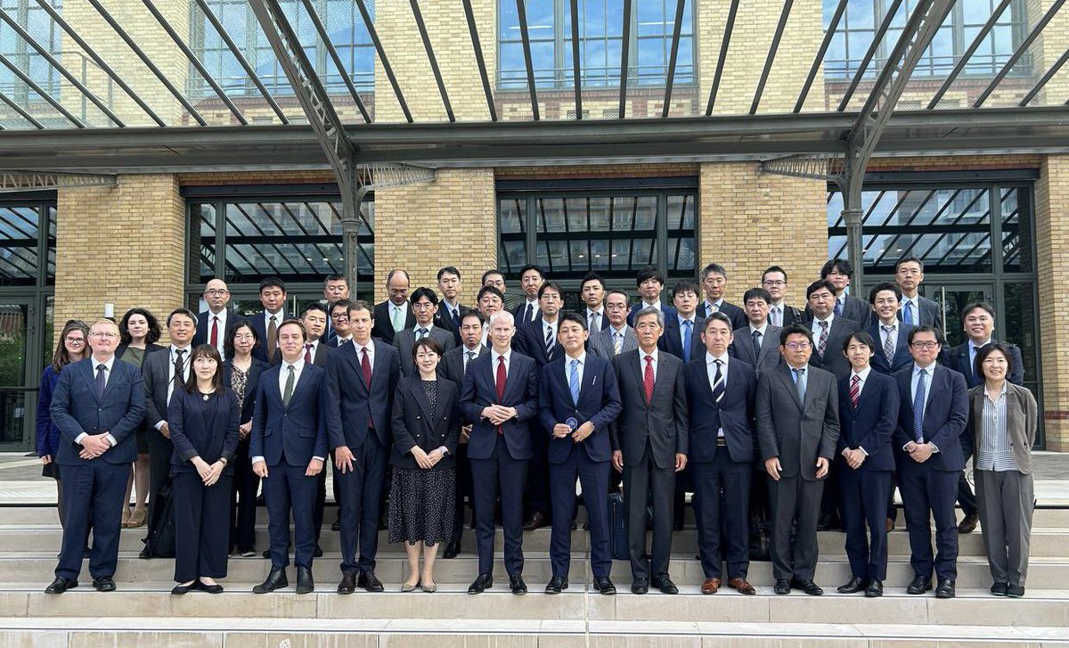 Heureux d'accueillir à Paris les dirigeants d'avenir du Forum 21, avec lesquels j'avais déjà discuté des opportunités économiques en France lors de mon déplacement au Japon en avril. 🇫🇷🇯🇵

Soyons fiers que les investisseurs du monde entier choisissent la France !