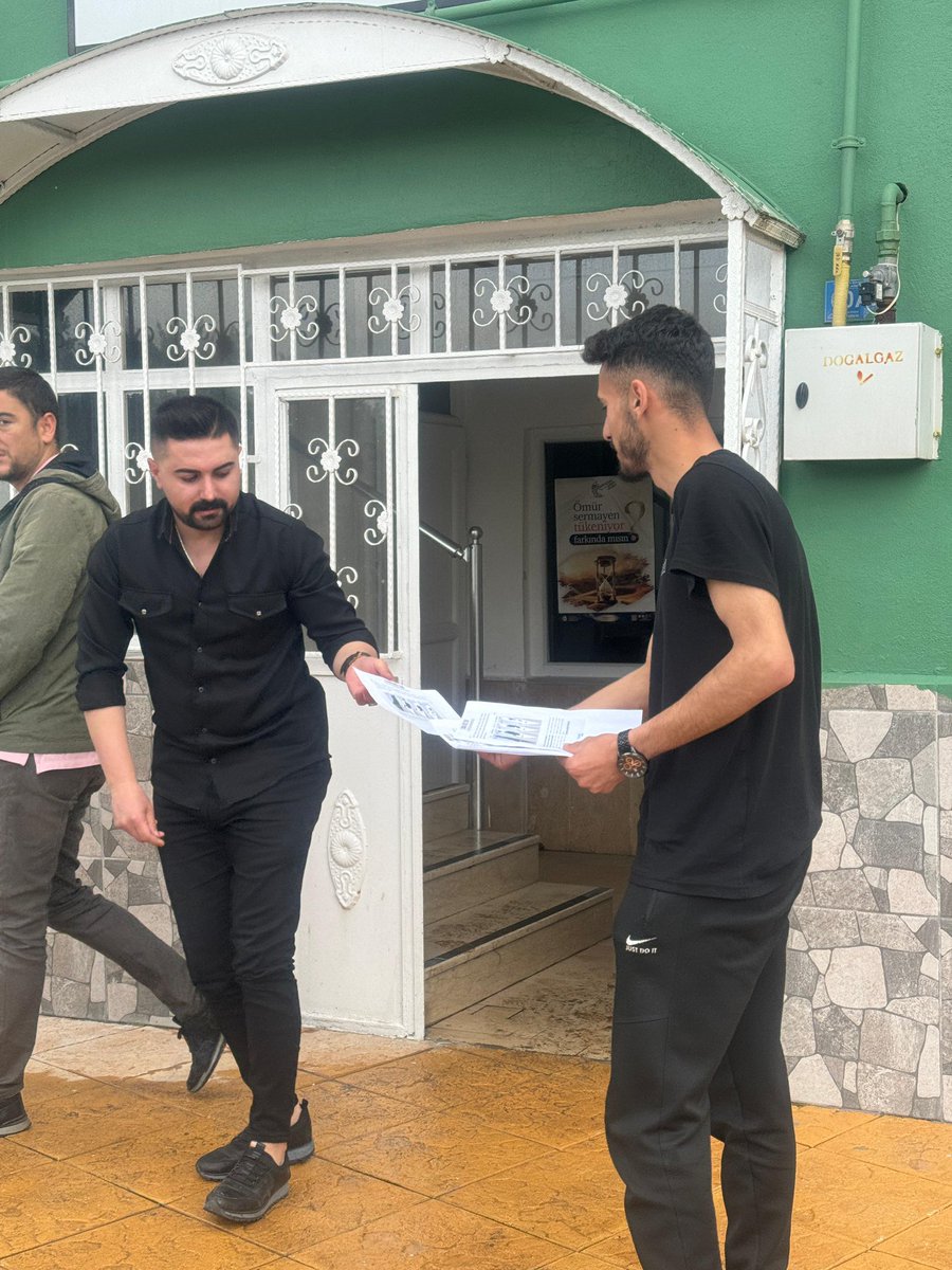 tugvabitlis's tweet photo. Ey iman edenler! Cuma günü namaz için ezan okunduğunda hemen Allah’ı anmaya koşun; işi, alış verişi bırakın! Eğer bilirseniz sizin için hayırlı olan budur.

Haftalık cuma bülteni
#Tugvauniversite
#Tugvatr
#Tugvabitlis https://t.co/QVG8O6Q7cS