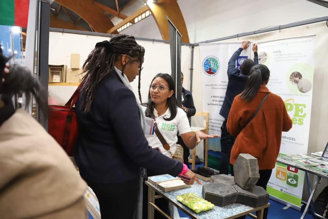 🏭Ouverture officielle de la 18e édition de la  #FIM dans le Parc des Expos Forello Tanjombato.
🌳♻️L'engagement des entreprises en matière de #RSE est encourageant. Le secteur privé est un acteur indissociable de la lutte contre #changementclimatique.