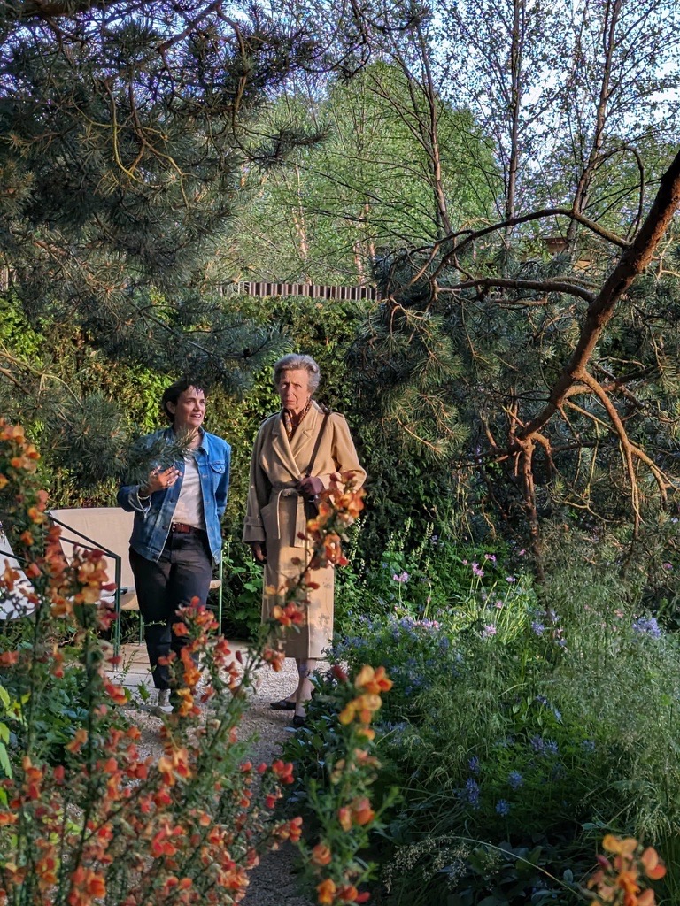 We had the honour of welcoming The Princess Royal to our Garden For Recovery at the RHS Chelsea Flower Show yesterday. Her Royal Highness Princess Anne took a tour of the garden with Miria Harris, the garden’s designer in the glorious evening sun. #RHSChelsea