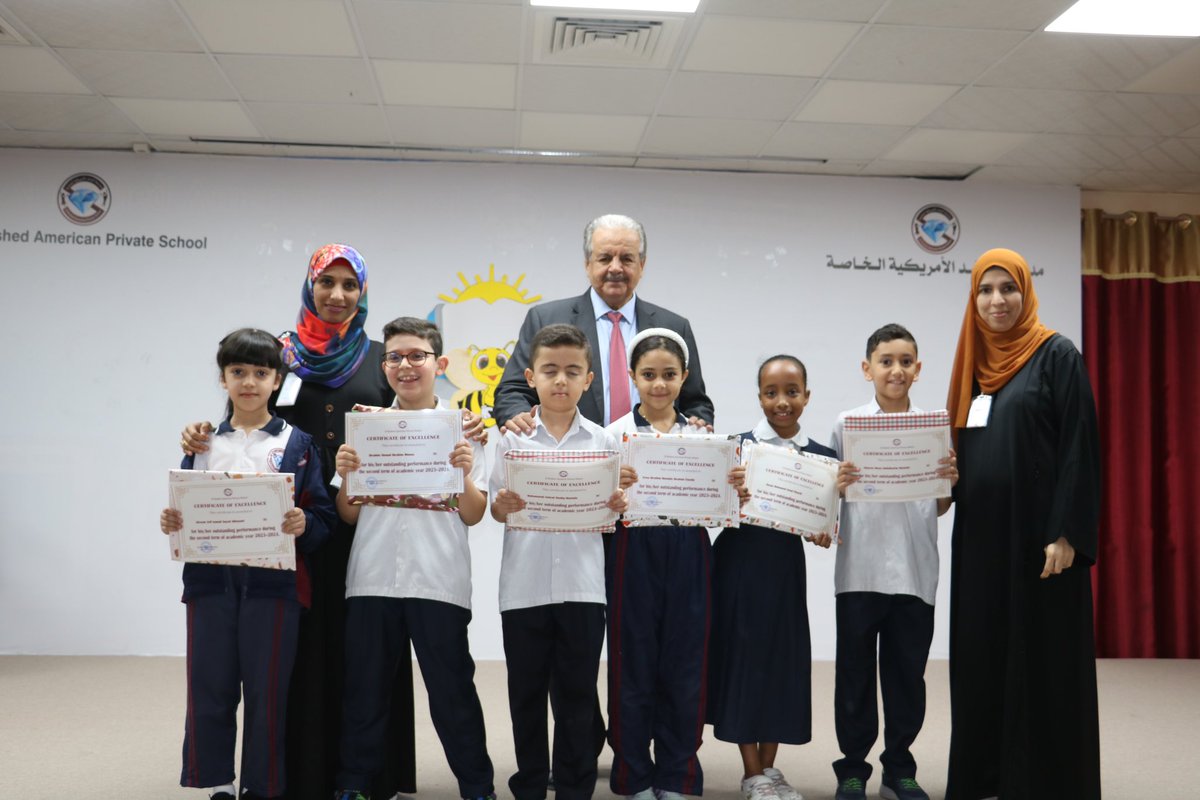 alrushedschool's tweet photo. تكريم الطلبة الأوائل في الفصل الدراسي الثاني
الصفوف: الثالث، الرابع، الخامس وحتى الثاني عشر(بنات).

Honoring the Highest Achieving Students of the Second Semester
Grades: Third, Fourth, and Fifth to Twelfth ( Girls). https://t.co/kYipwl77sf