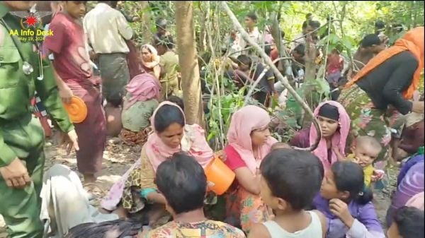 romddullah's tweet photo. Press Release | BHRN condemns attacks on Rohingya by both Myanmar junta &amp; Arakan Army. Witness reports detail arson, killings &amp; forced displacement. #StopRohingyaPersecution  "[BHRN] Rohingya civilians...cannon fodder"

Statement by @BHRNUK
https://t.co/LEax9FCvLE https://t.co/RPFfmXzHS0