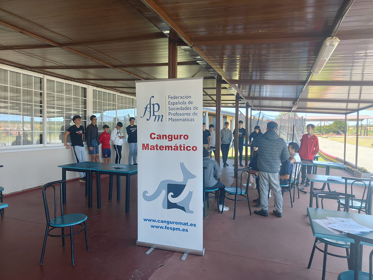 Ginkana matemática y 
juegos de estrategia en el campamento de los ganadores de #canguromatematico 2024, en Segovia