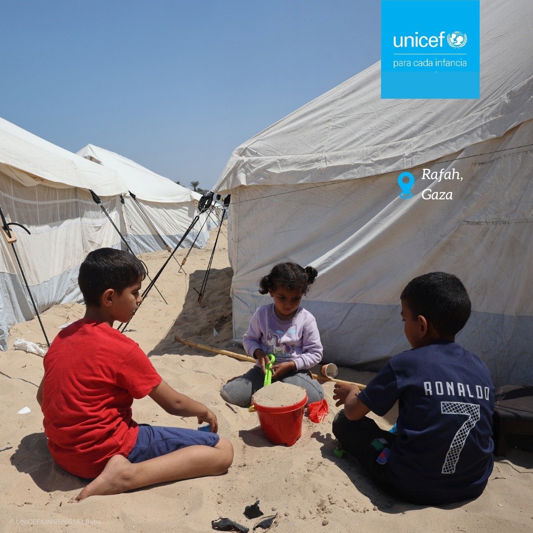 Tras más de 200 días de escalada del conflicto en Gaza, los niños viven en un limbo. Aunque este campamento para familias vulnerables proporciona refugio y suministros vitales básicos, no es suficiente. Los niños de Gaza necesitan seguridad y, sobre todo, paz, ahora más que nunca