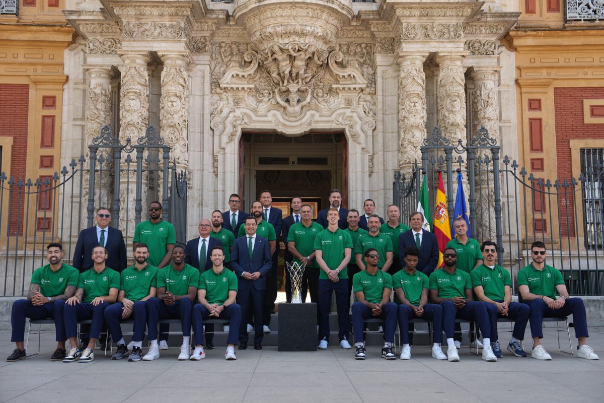 🗨️<a href="/JuanMa_Moreno/">Juanma Moreno</a>: El <a href="/unicajaCB/">UnicajaCB</a> es un equipo que no tiene techo y puede alcanzar cualquier objetivo que quiera cumplir. Tenéis talento, equipo y unidad.

👏 Espero recibiros la próxima vez con otro título más. ¡Enhorabuena, equipo!