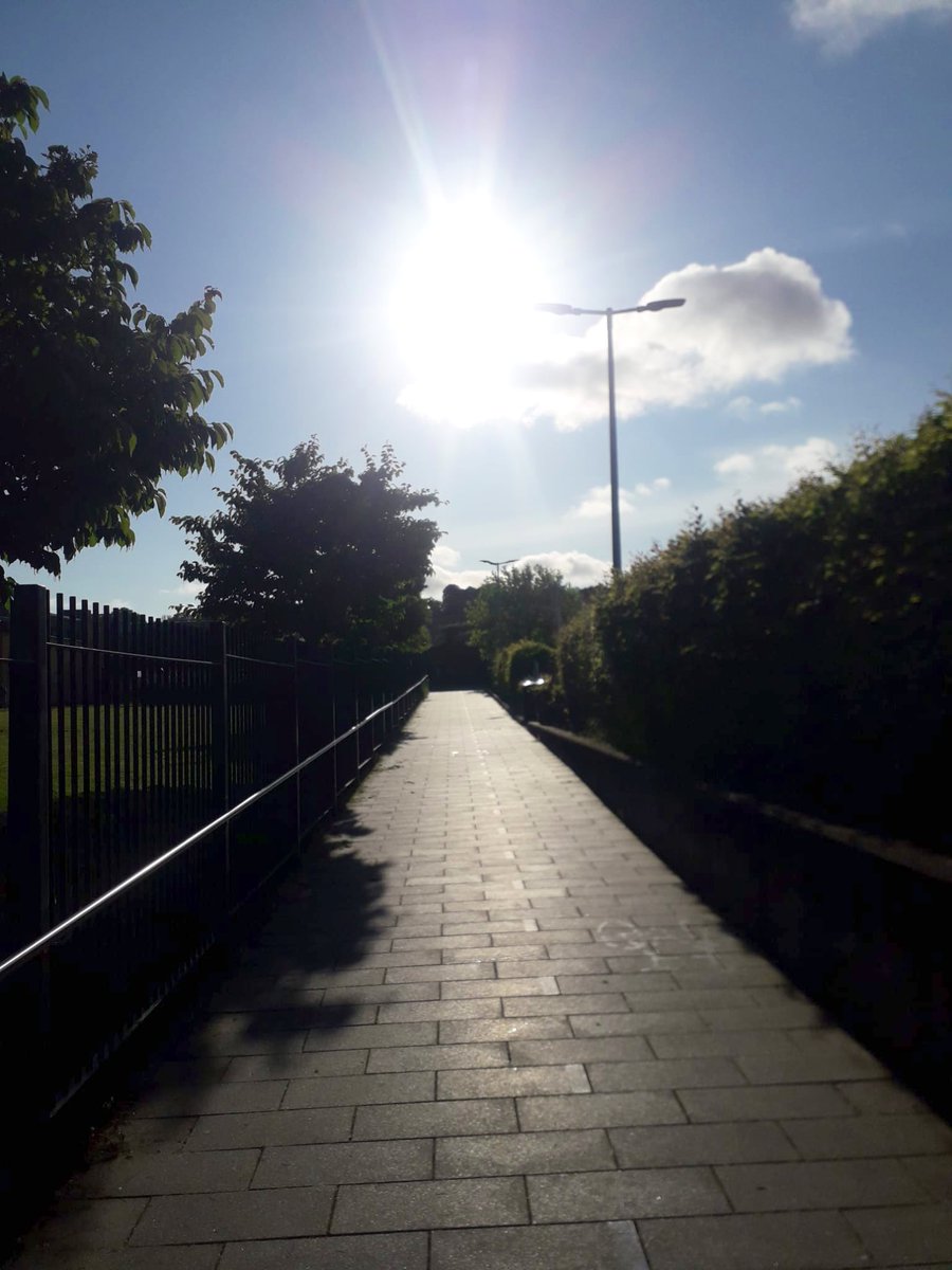 The sun was (and still is!)shining brightly on our College this morning☀️ We are wrapping up the term (Happy Half-term🎊) exam season is still in full swing 📚 some of us are saying their goodbyes to students as their courses here come to an end 👋 -& it’s not even midday yet 😊