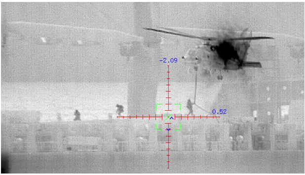 EMADmde's tweet photo. La fragata Canarias 🇪🇸 acude en ayuda de un buque liberiano 🇱🇷 tomado por piratas en el Índico. Lo aborda y asegura la embarcación para tranquilidad de la tripulación del mercante 🚢. Mitigado el peligro la fragata aseguro la reanudación del transito del mercante. @eunavfor actúa. #Mops @Armada_esp