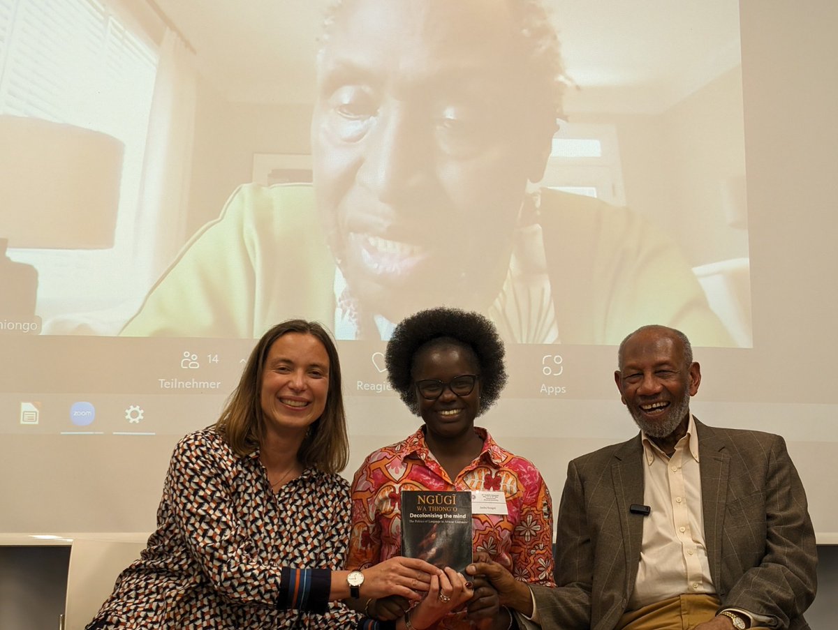 It was an honour to host a conversation on 'Decolonising the Mind' with Mwalimu Abdilatif Abdalla & @NgugiWaThiongo_ The theme of this year's SwahColl. was 'Decolonising the Mind: Rethinking the Role of African Languages.' I find it fitting that Ngugi looms over us in this photo