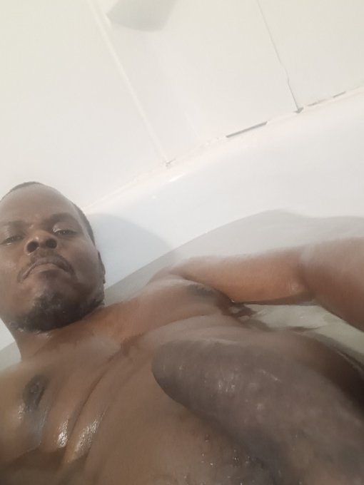 In tub Madd dog face https://t.co/Q1AfVhJKg0<a href="/tag/singleand"class="tags"><span>#singleand</span></a>