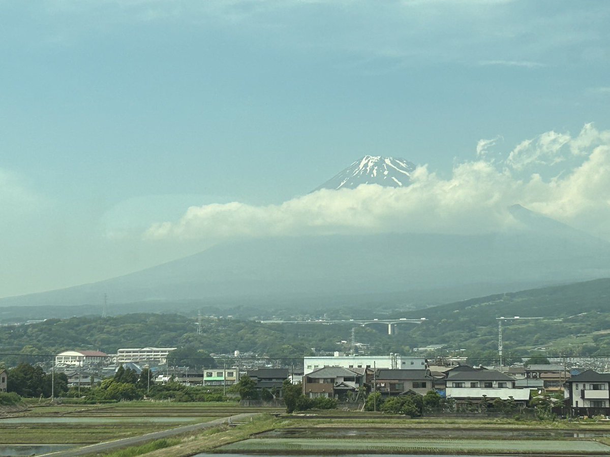5/24
いつも新幹線の中では寝ちゃうけど､今日はきちんと起きていられましたw

#富士山