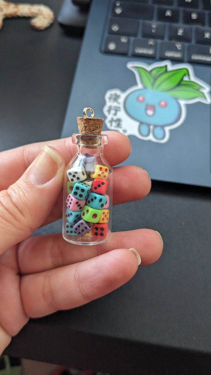_PeriPeriwinkle's tweet image. I finally bought a charm jar big enough to fit my tiny dice to make a necklace, so here's some tiny dice ASMR for everyone's delight 🎲🫙 happy Friday!