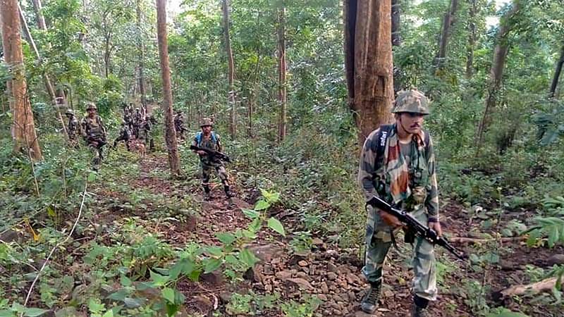 8 Naxalites were killed in an encounter with security forces in the forests on the Chhattisgarh border between Narayanpur and Bijapur districts on Thursday.

#Chhattisgarh #India #Naxal 

Follow @DigitalUpdateIN