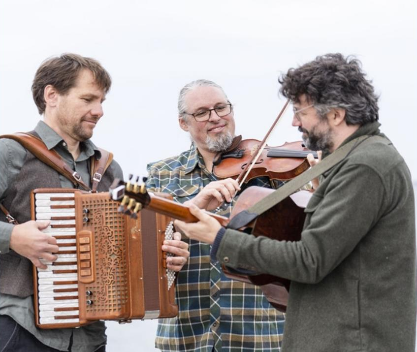 Listen to traditional Québécois music @TLRatSaltaire   on Sunday, 2nd June when @genticorum  takes the stage. This award-winning trio weaves intricate melodies together on fiddle, flute, guitar and accordion to create beautiful music. 

visitbradford.com/whats-on/genti… 
#VisitBradford